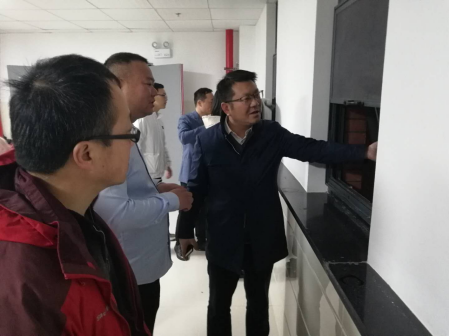 院领导深入学生公寓开展安全专项检查