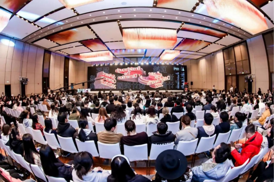 设计艺术学院在斩获2022“顶峰设计奖”