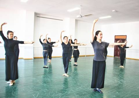 中国歌剧舞剧院中国舞等级教师1-4级培训班在我院圆满落幕