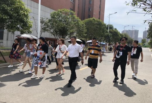 省“三区”人才舞蹈（文艺骨干）培训班学员来校参观学习